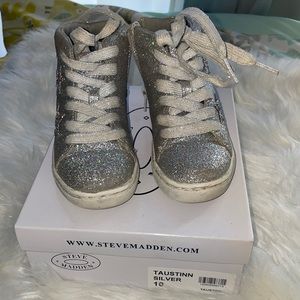 Steve Madden little girls shoes. Size 10